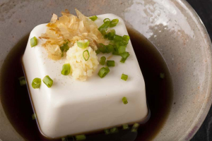 Hiyayakko (冷奴) -- Japanese Chilled Silken Tofu