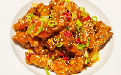 Crispy Shredded Sriracha Chicken