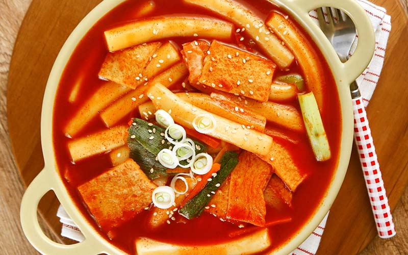 Spicy Tteokbokki (Topokki) Rice Cake Recipe: A Fiery Korean Classic