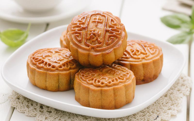 Single Egg Yolk Lotus Seed Paste Mooncakes