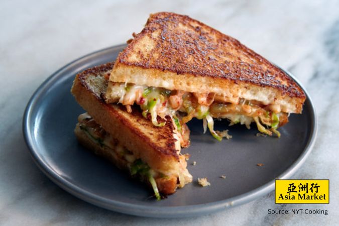 kimchi grilled cheese sandwich