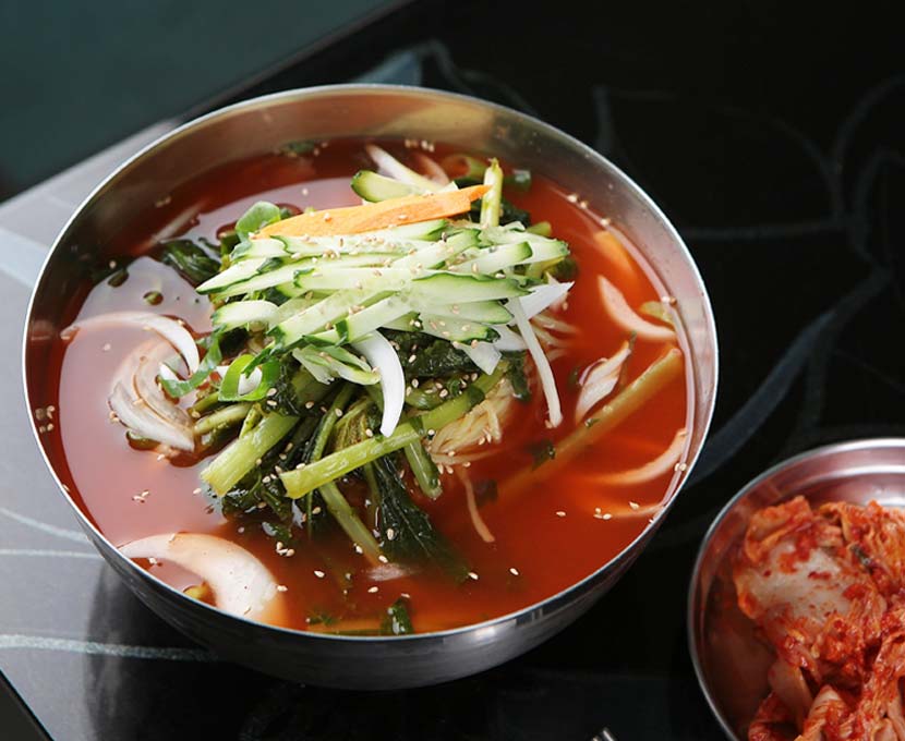 Bibim-naengmyeon with Yeolmu Kimchi 